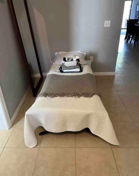 Debbie'S 3-Bedroom Apartment In A Duplex Cape Coral Ngoại thất bức ảnh